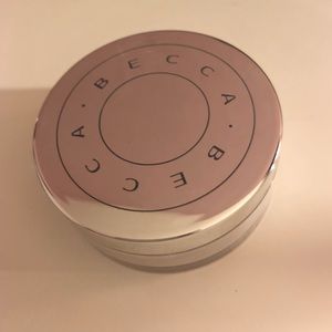 Becca Under eye setting powder